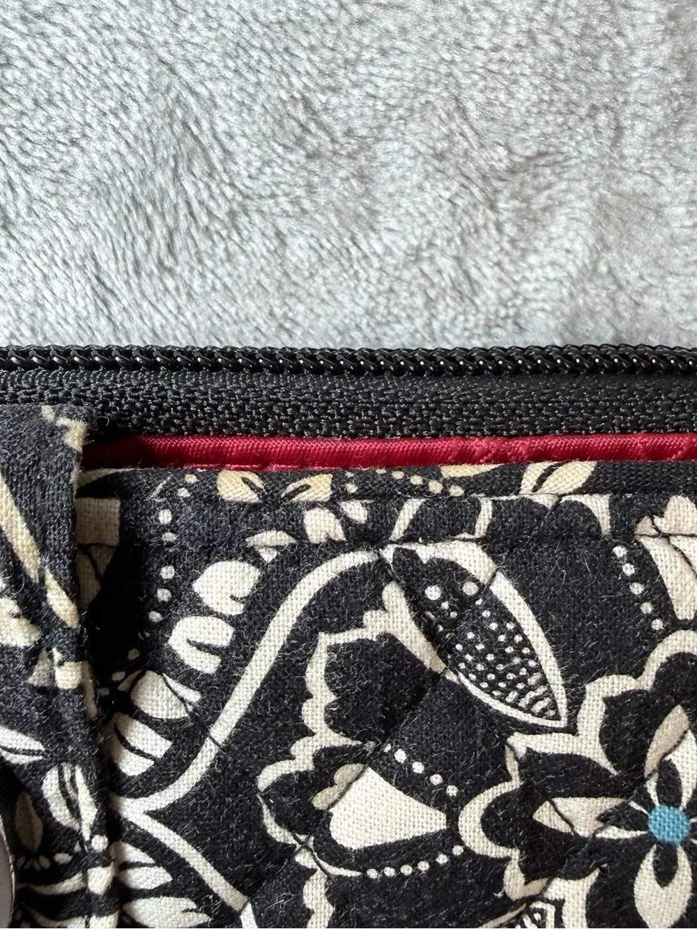 Vera Bradley Black & White Patterned Turnlock Zip Wallet
